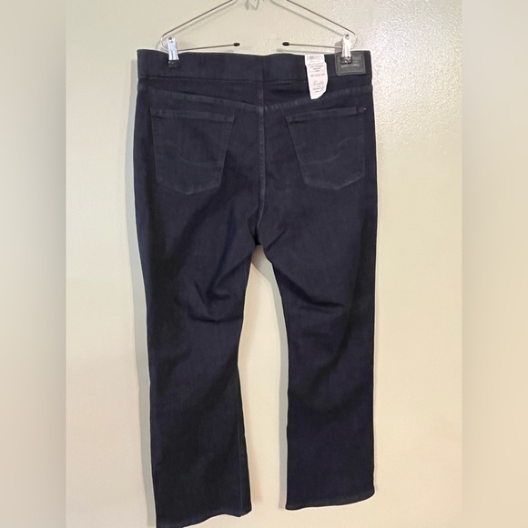Levis Totally Shaping Pull On Bootcut  Dark Blue Jeans Comfort Stretch 18S NWT - Picture 2 of 13